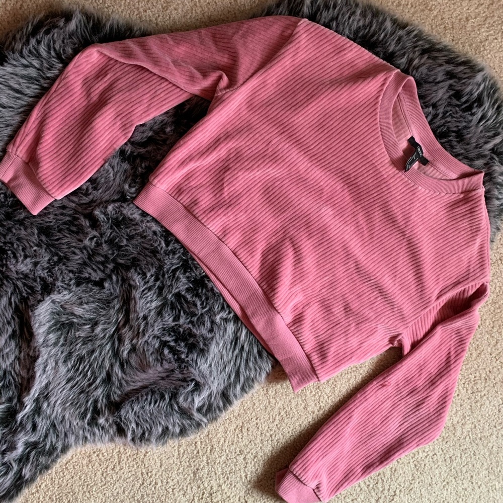 Pink cropped sweater Forever 21